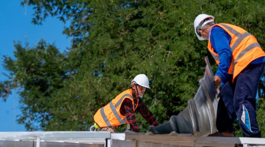 Expert top industrial roofings services in Creston, IL